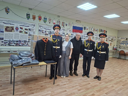 Союз десантников подарил ивановским кадетам новую парадную форму 